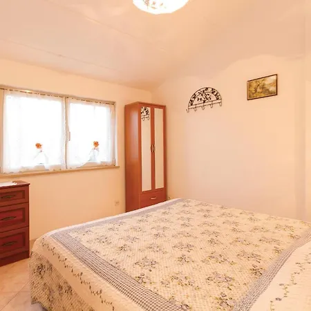 Apartman Lxxi *