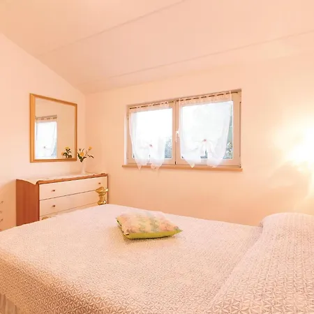 3 Bedroom Lovely In Vodnjan 아파트 *