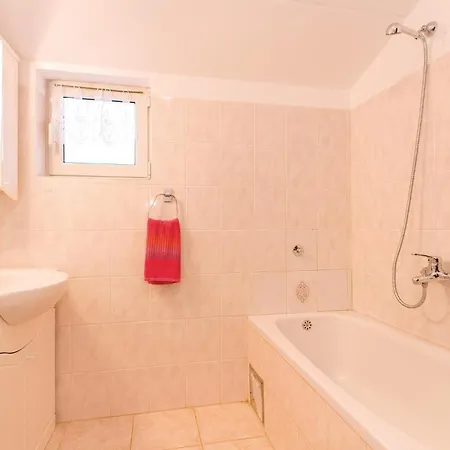 Lxxi Apartman