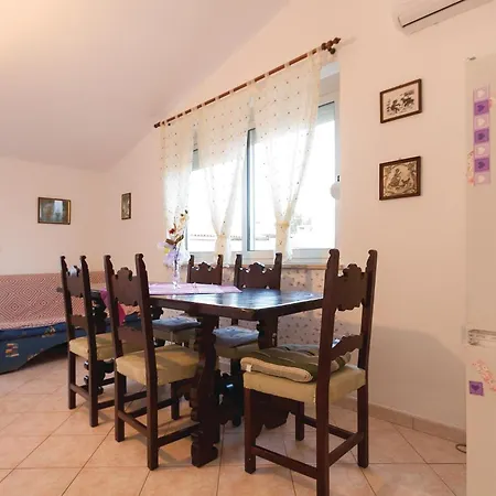 Apartman Lxxi *
