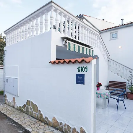 Lxxi Apartman