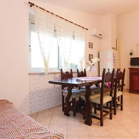 3 Bedroom Lovely In Vodnjan 아파트
